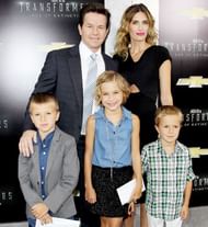The Wahlberg family in 2014 (image via Amanda Schwab)